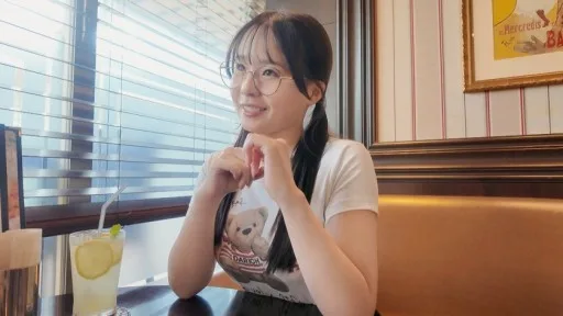 SIRO-5609 The Pinnacle Of A Plump Body [Momo, 20 Years Old] A Man's Devotion To Intimate Sex Will Leave You Weak In The Knees! The Ultimate Huggable Feeling! The Pinnacle Of The Female Body!